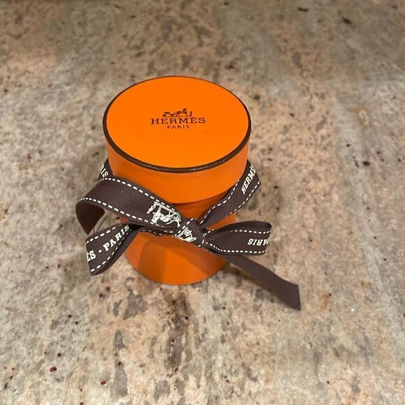 Hermes Accessories - NWT Hermes Twilie round container